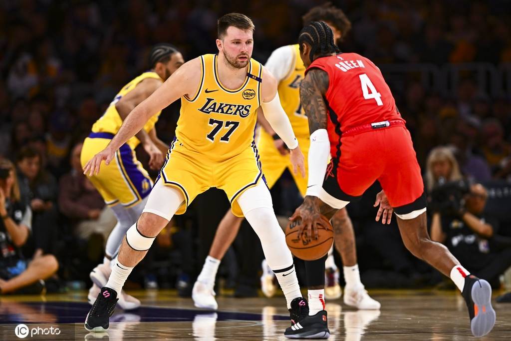 东契奇39+8+7老詹14+8 湖人胜火箭锁定西部第三