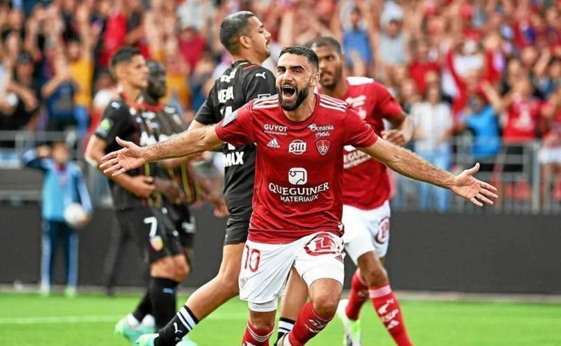 法甲焦点战！马赛 VS 布雷斯特，欧战资格争夺战一触即发​